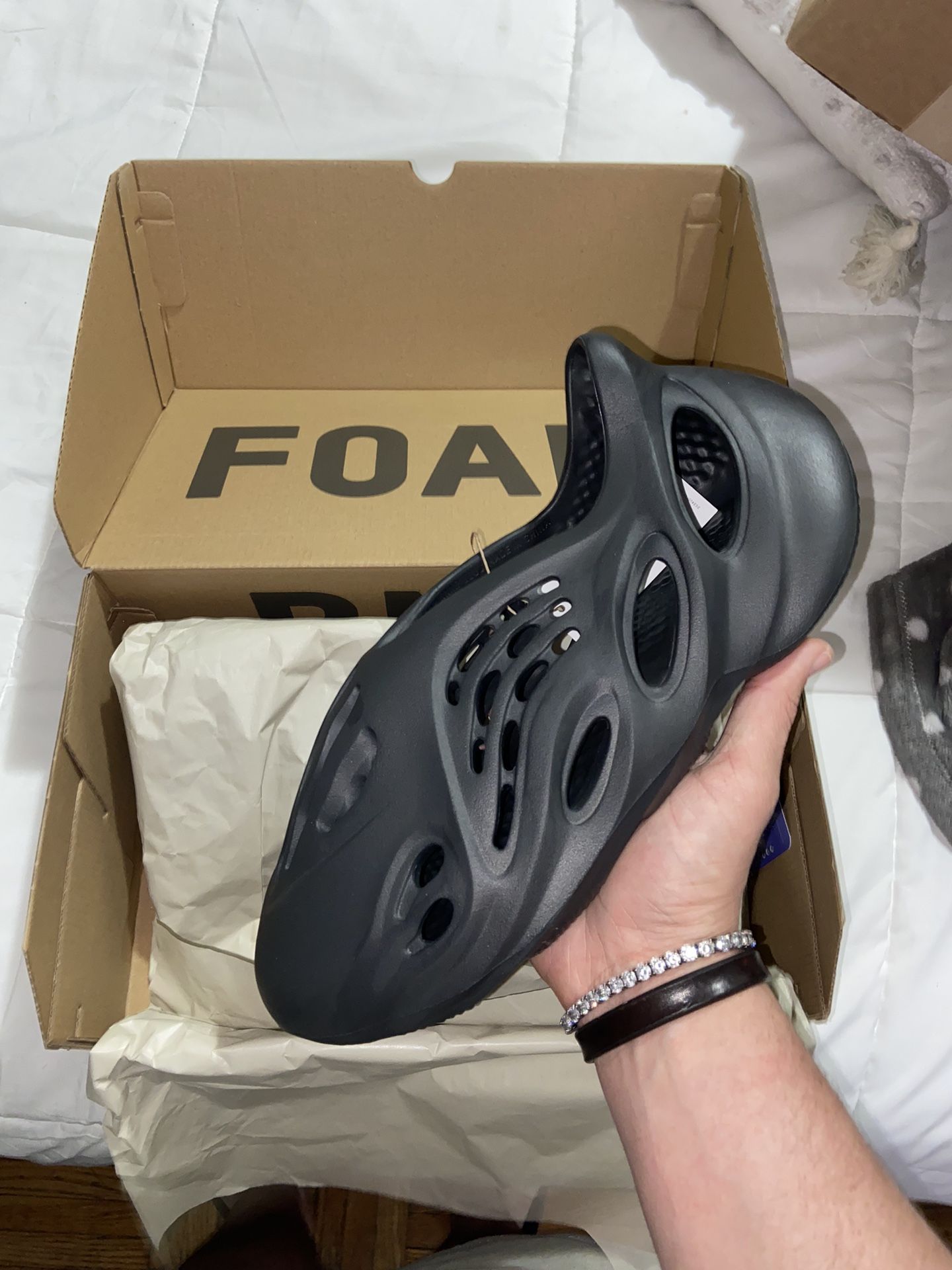 Adidas Yeezy Foam Runner Onyx  Size 11M