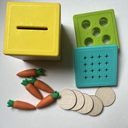 Lovevery Wooden Coin Bank and Carrot Counting Set