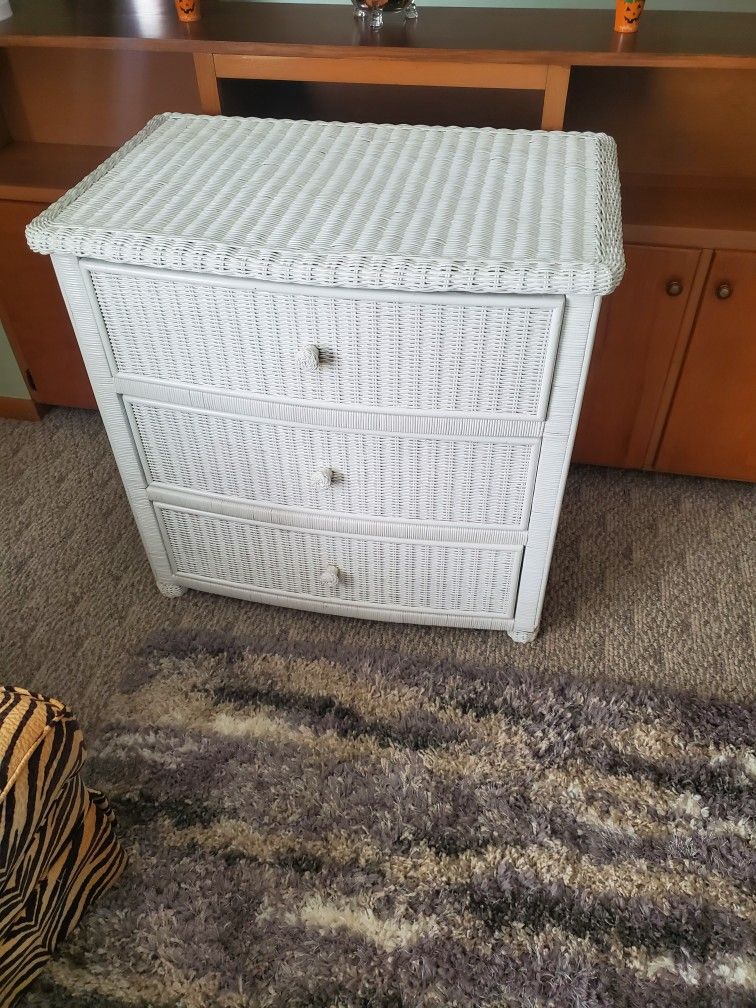 Wicker Dresser With Mirror