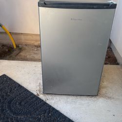 Mini Fridge 20x32x20