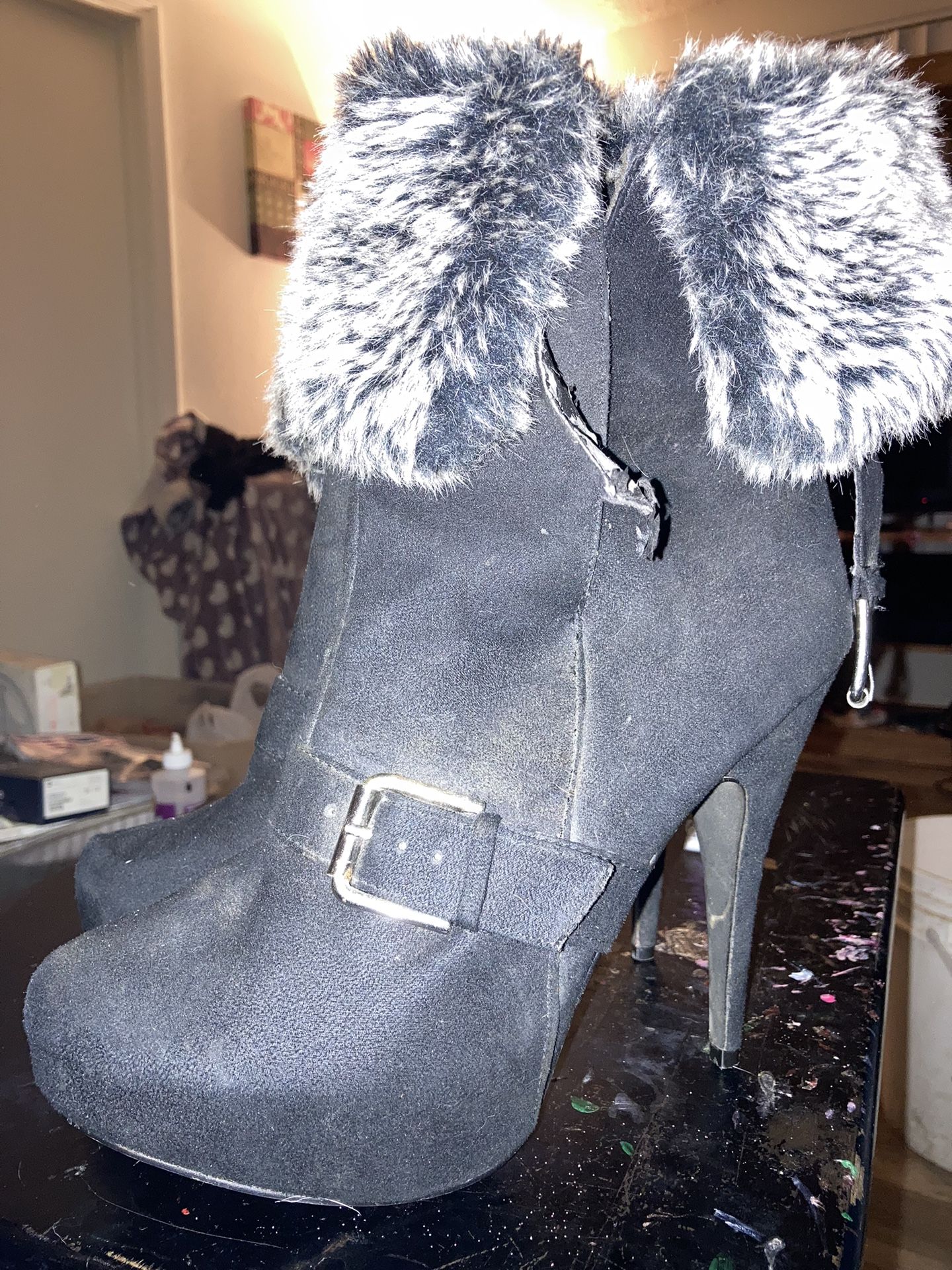 Women’s Fuzzy Heel Boots 