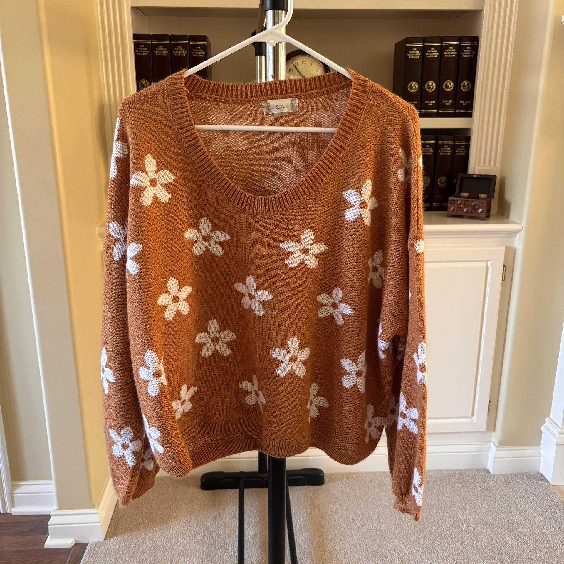 Altar’d State Women’s White Crew Top