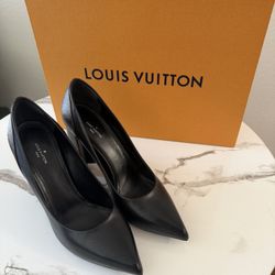 Louis Vuitton Black Leather Monogram Heel Pumps – Size 40 (US 9.5) – NEW