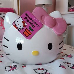 Hello Kitty Planter 