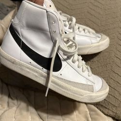 Nike Women’s Size 7.5 