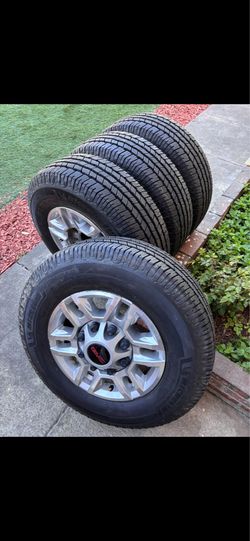 Chevy HD 2500 gmc Sierra 2500 wheels 17 and tires