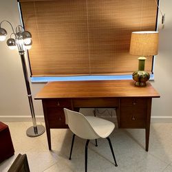 Broyhill Brasilia Desk With Chair