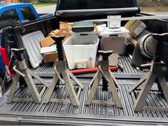 Jack stands