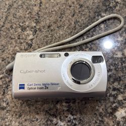 Sony Cyber shot Digital Camera 