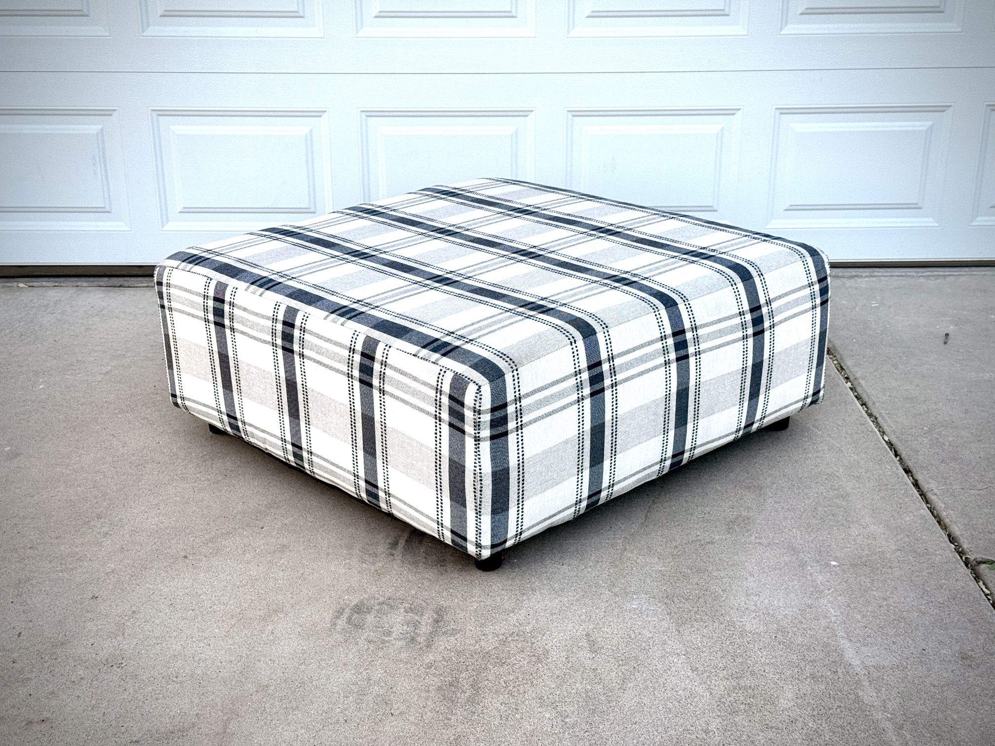 Large Plaid Cloth Ottoman