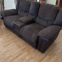 Reclinable Couches 