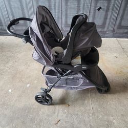 Barely Used Baby Trend Carseat And Stroller Combo. 