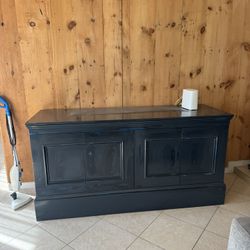 Large Tv Console / Armoire 