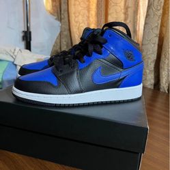 Royal blue Nike Mid 1’s