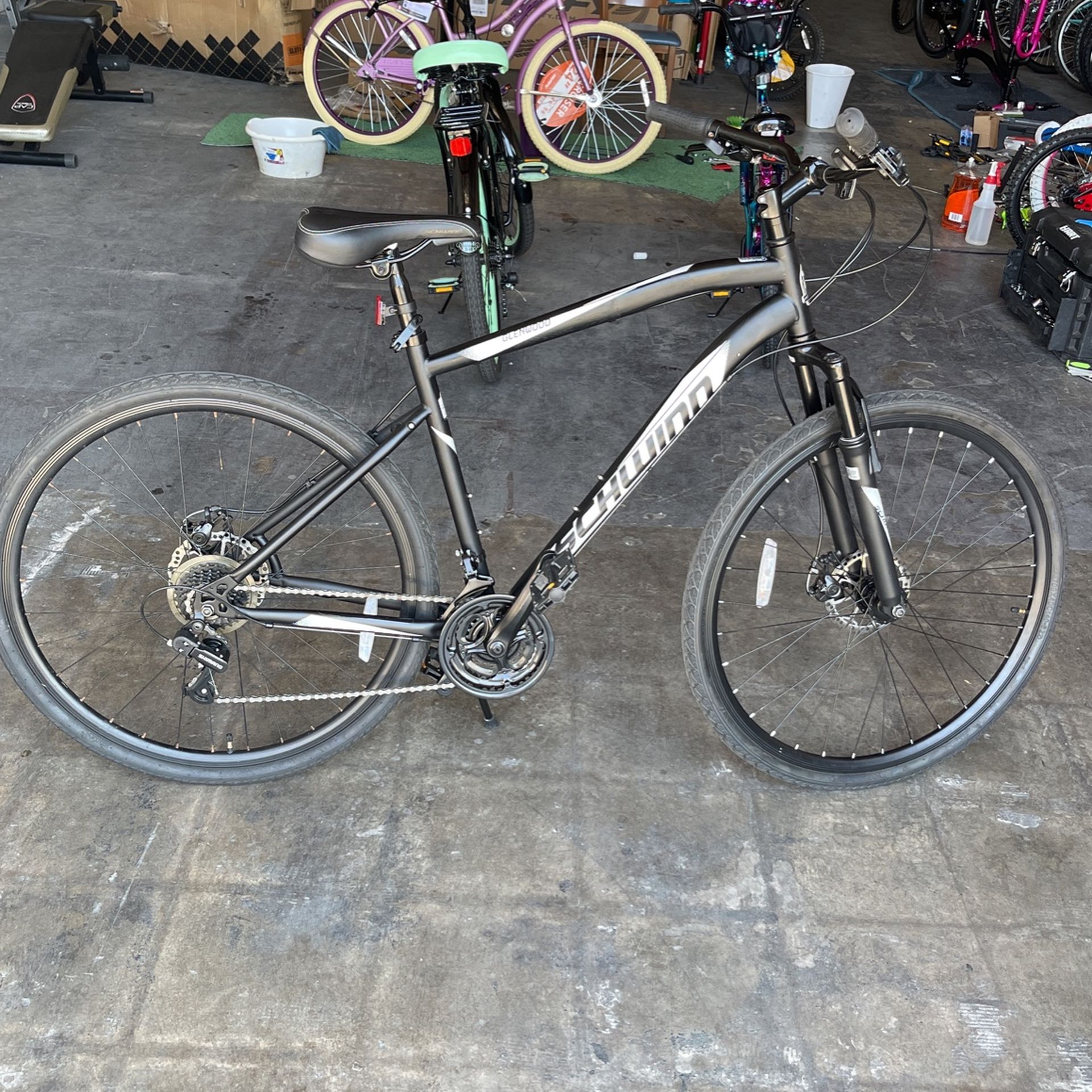 Schwinn 700c Glenwood Mens Hybrid Bike, 21 Speeds, Black