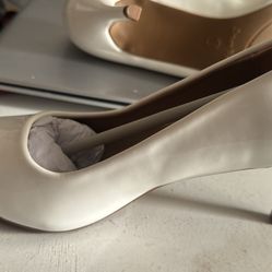 White patten Leather Dress Pump 7.5