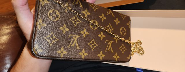 Authentic Louis Vuitton M61276 Félicie Pochette for Sale in Tulare, CA -  OfferUp