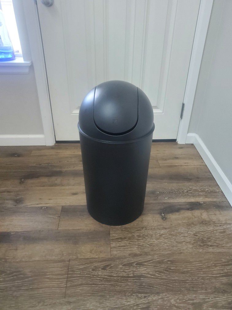 Tall Kitchen Garbage Can 