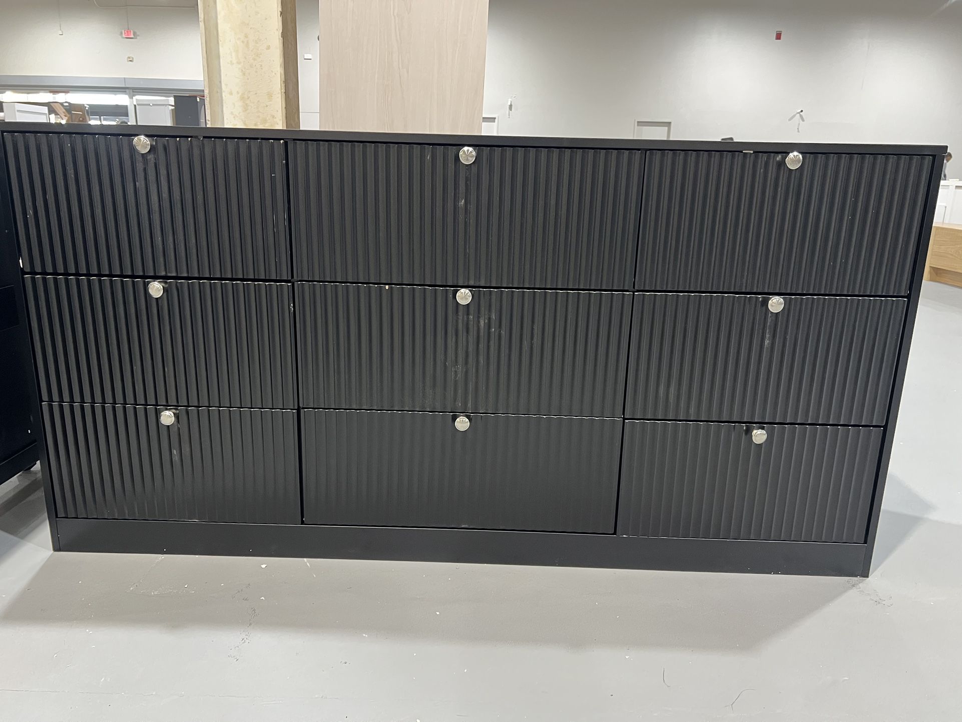 M-(Minor damage)(Different handles) Black Dresser for Bedroom, Modern Dresser with 9 Drawers and Smooth Slides, Wide Chest of Drawers with Silver Hand