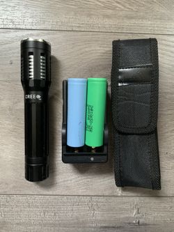 cree led flashlight 200 lumens working perfect no issue come with 2 battery + charger case bag