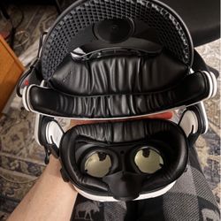 Meta Quest 3 512GB with head strap and face pad