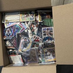 250+ BASEBALL CARDS IN A LARGE BOX TOPPS ROOKIES AUTO?? SP