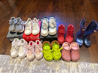 Kids sneaker size 10C