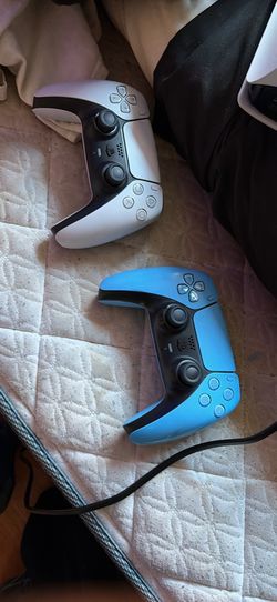 PlayStation,controllers, desk