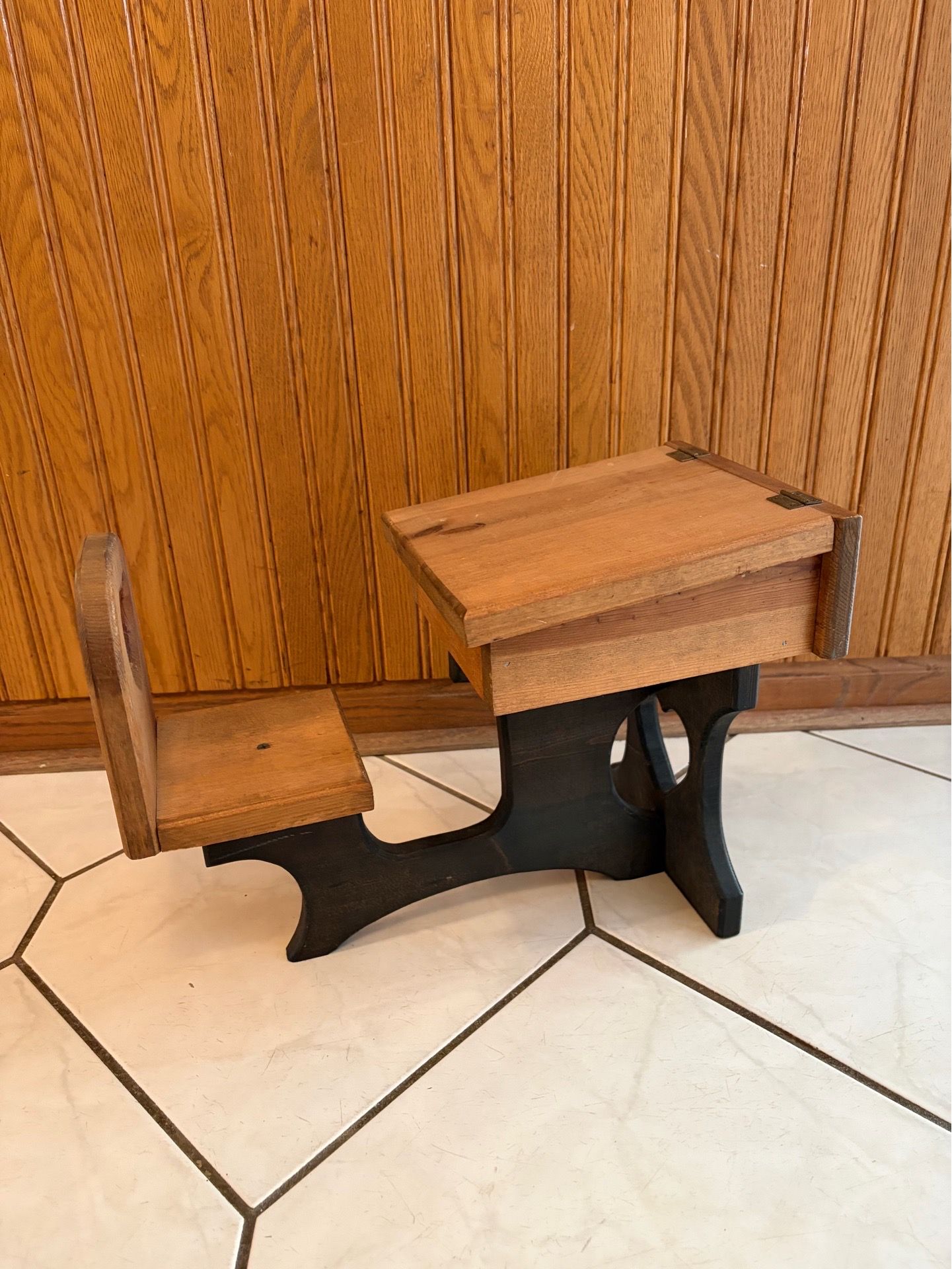 Doll desk