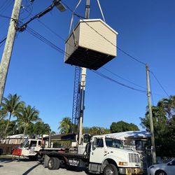 Shed Relocated ,,,, Movemos Casita De Patio Container Rv 