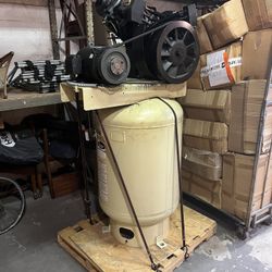 Ingersoll Rand Air Compressor 10 HP , 35 CFM , 3 Phase , 175 Max PSI , 120 Gal, Model 2545k10v-5