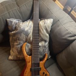 6 String bass Guitar (BTB 1906)