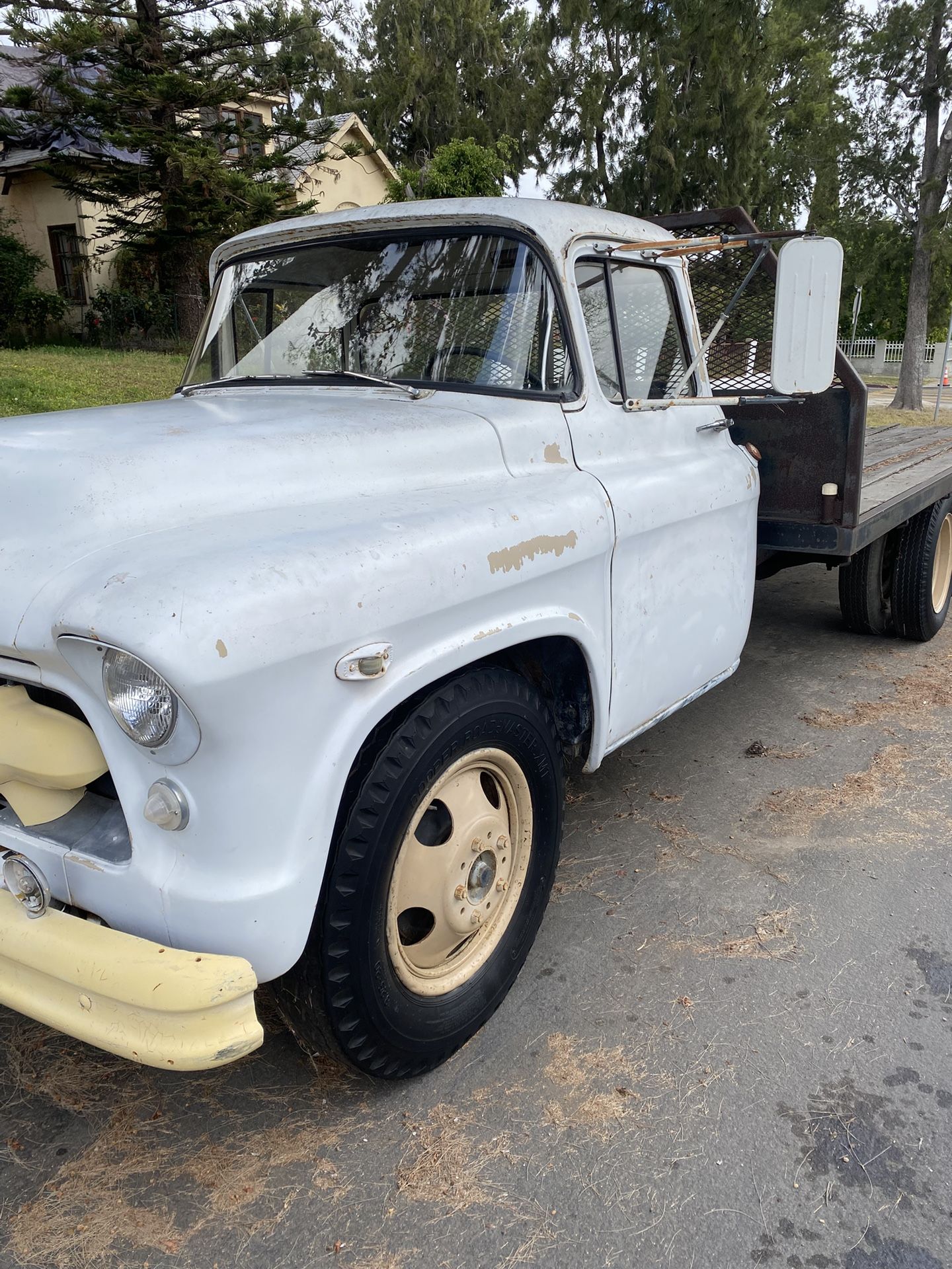 1955 CHEVY 4400 TRUCK RUNNING