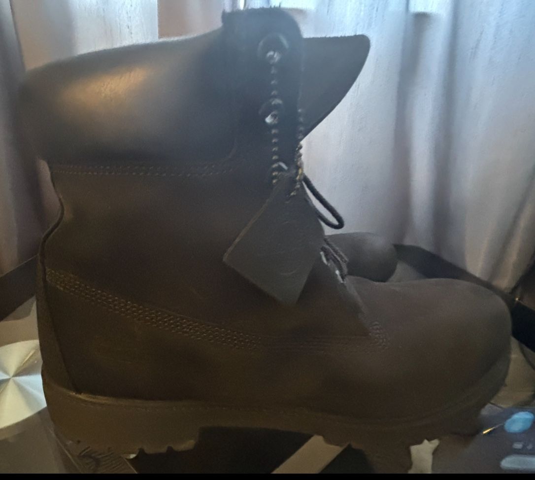 Timberland 13 M $75