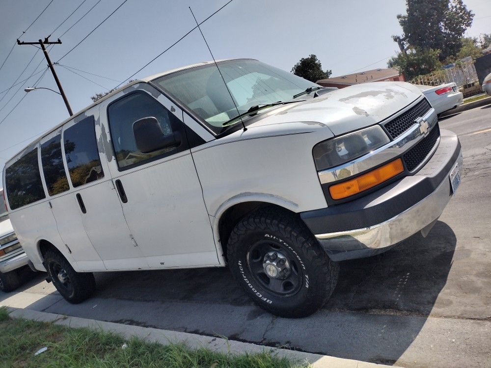 2007 Chevy Express Van 3500