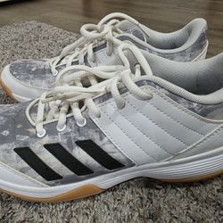 **Pending -Women's Adidas 6.5