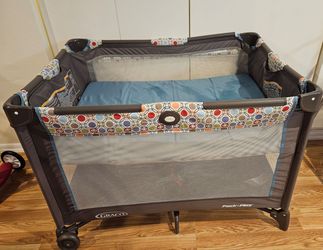 Graco Pack n Play with Bassinet Attachment