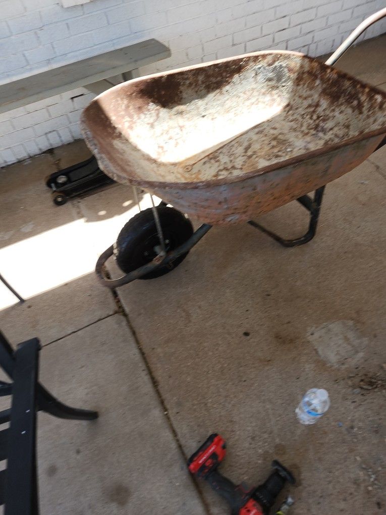 Truper 6ft Wheel Barrow