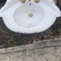 White corner Sink