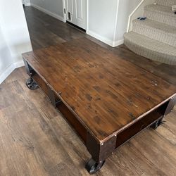 Coffee Table with wheels 