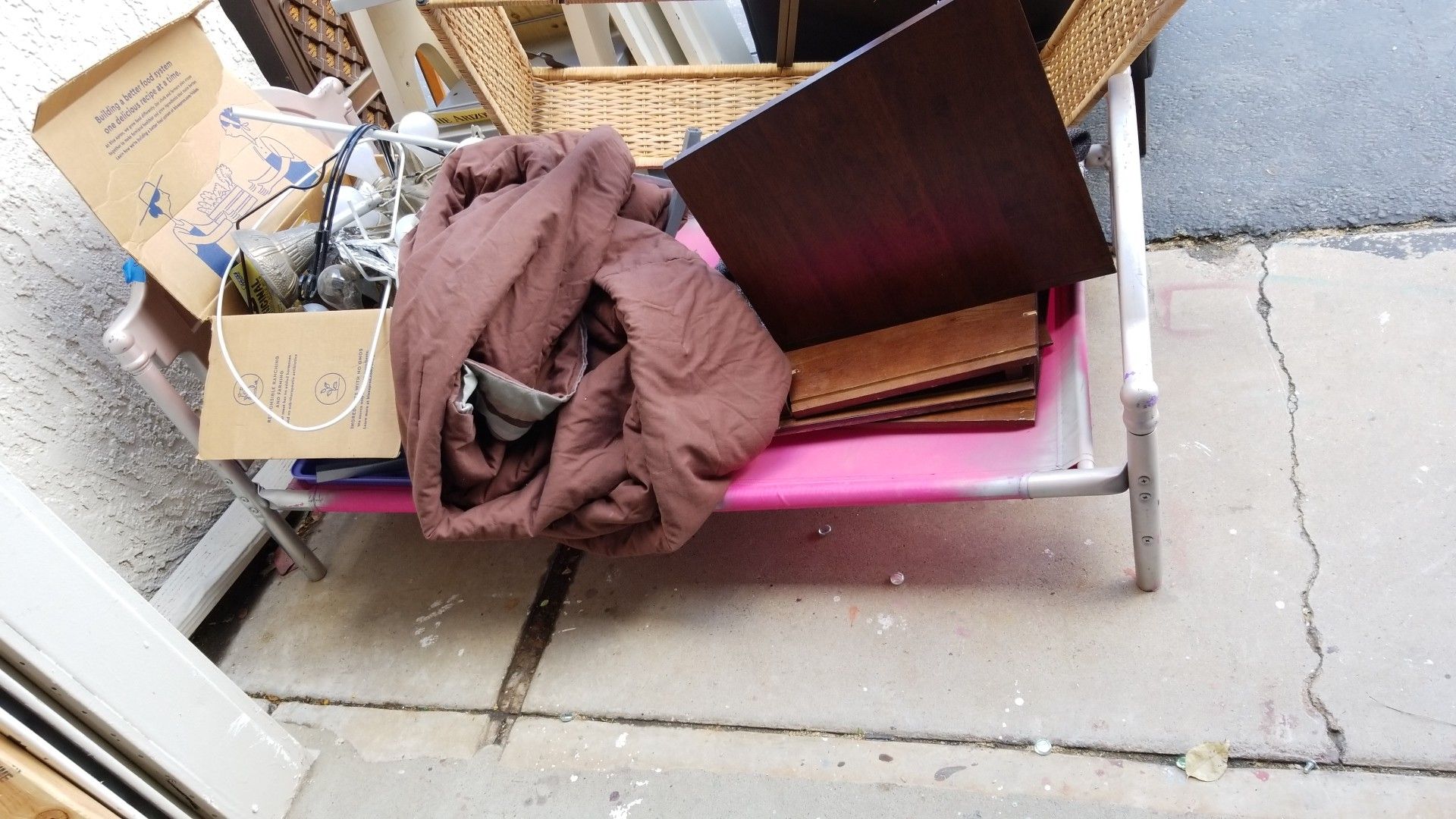 Free toddler bed