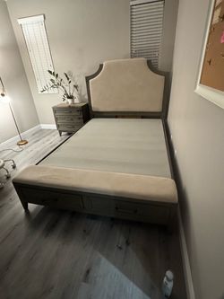 Queen bedroom set