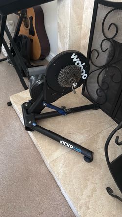 Wahoo BICYCLE trainer
