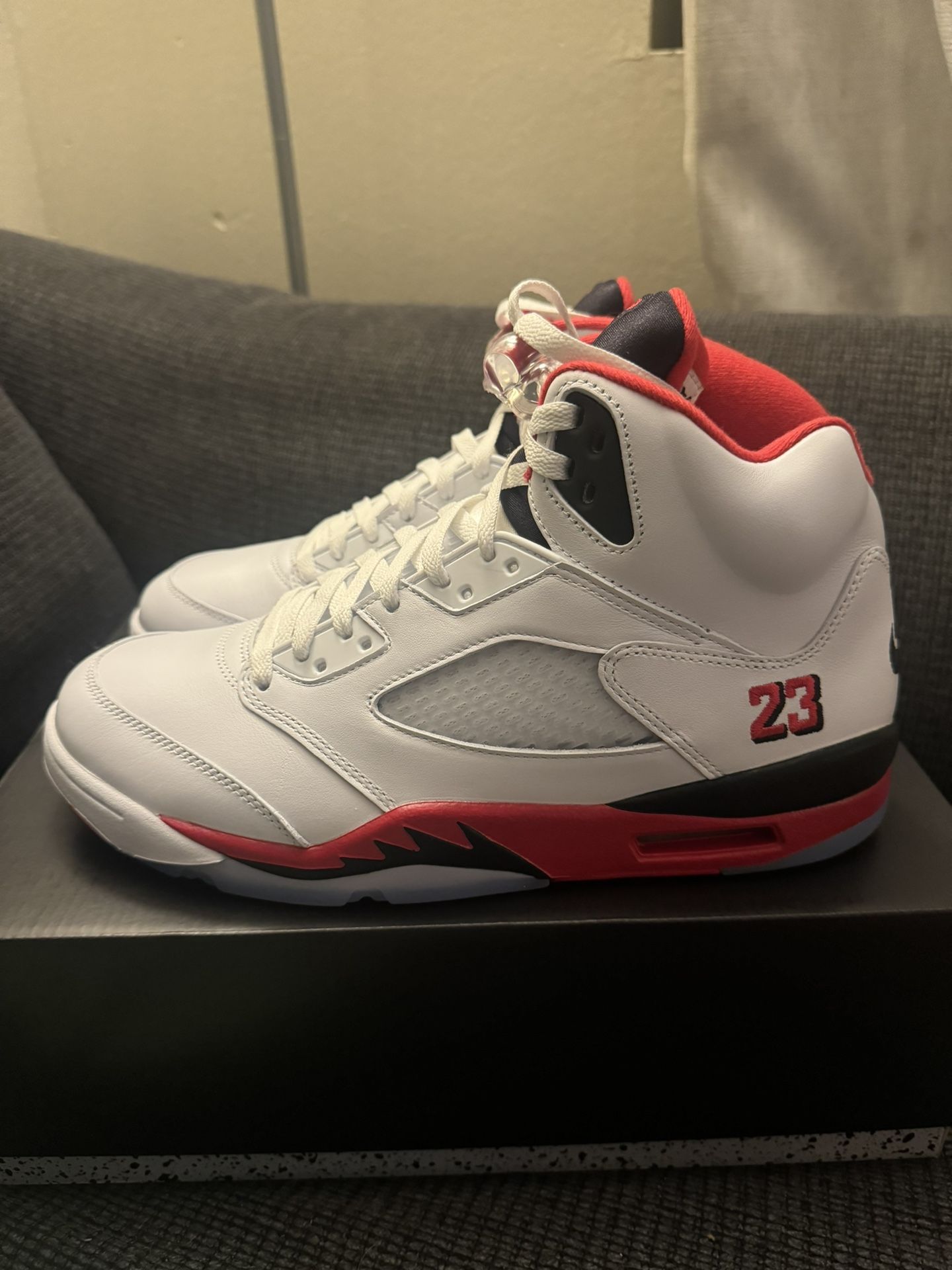 Jordan 5 “Fire Red” Size 11.5