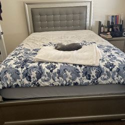 Queen Bedroom Set