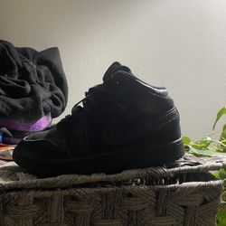 Jordan 1Mid Triple Black 2016 Sz 4.5 