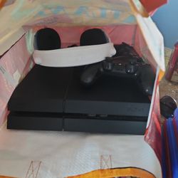Ps4 And Headset And 8 Games 