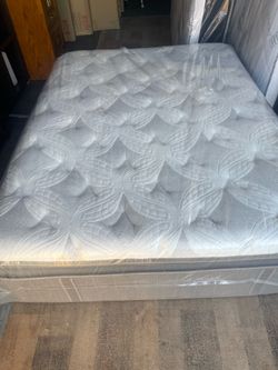 Full size mattress stearns and foster estate pillow top