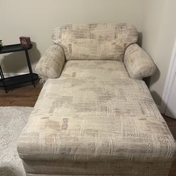Beautiful Beige Day Bed – Great Condition!
