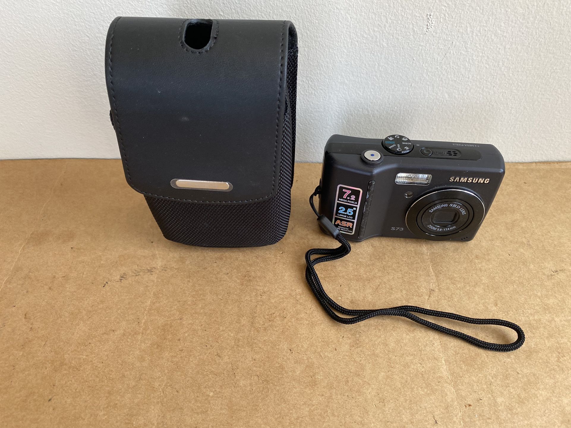 Samsung S73 7.2MP Digital Camera